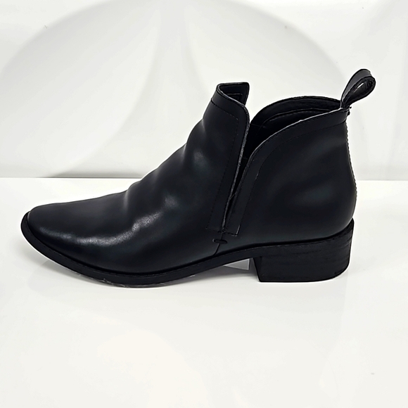 Dolce Vita Black Ankle Boots - Picture 7 of 10